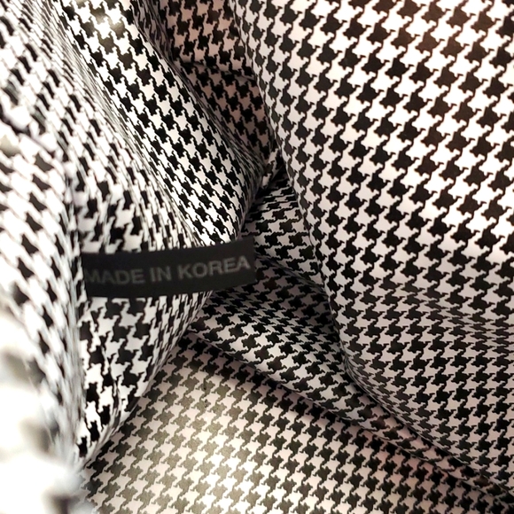 5/$20 Black Lancome Tote Bag - Picture 6 of 11